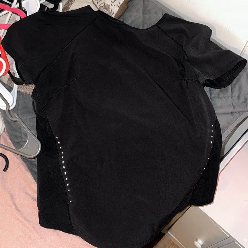 Black Lululemon shirt